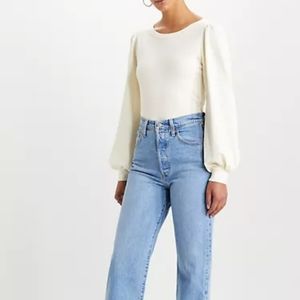 NWT! Levi’s Ribcage Straight Ankle Jeans!